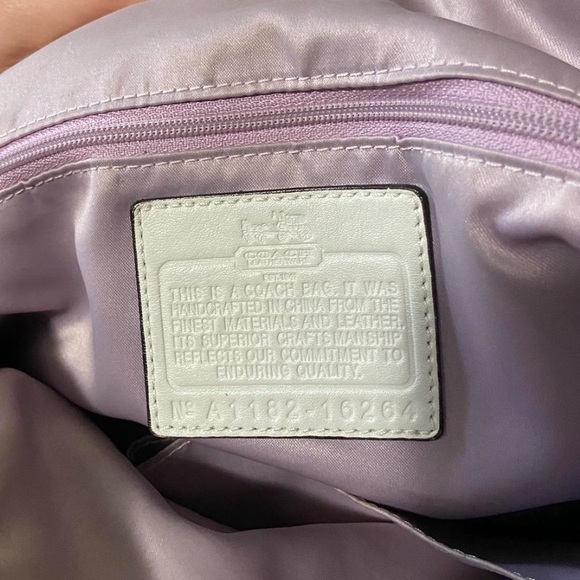 authentic lavender interior coach bag - Picture 2 of 3